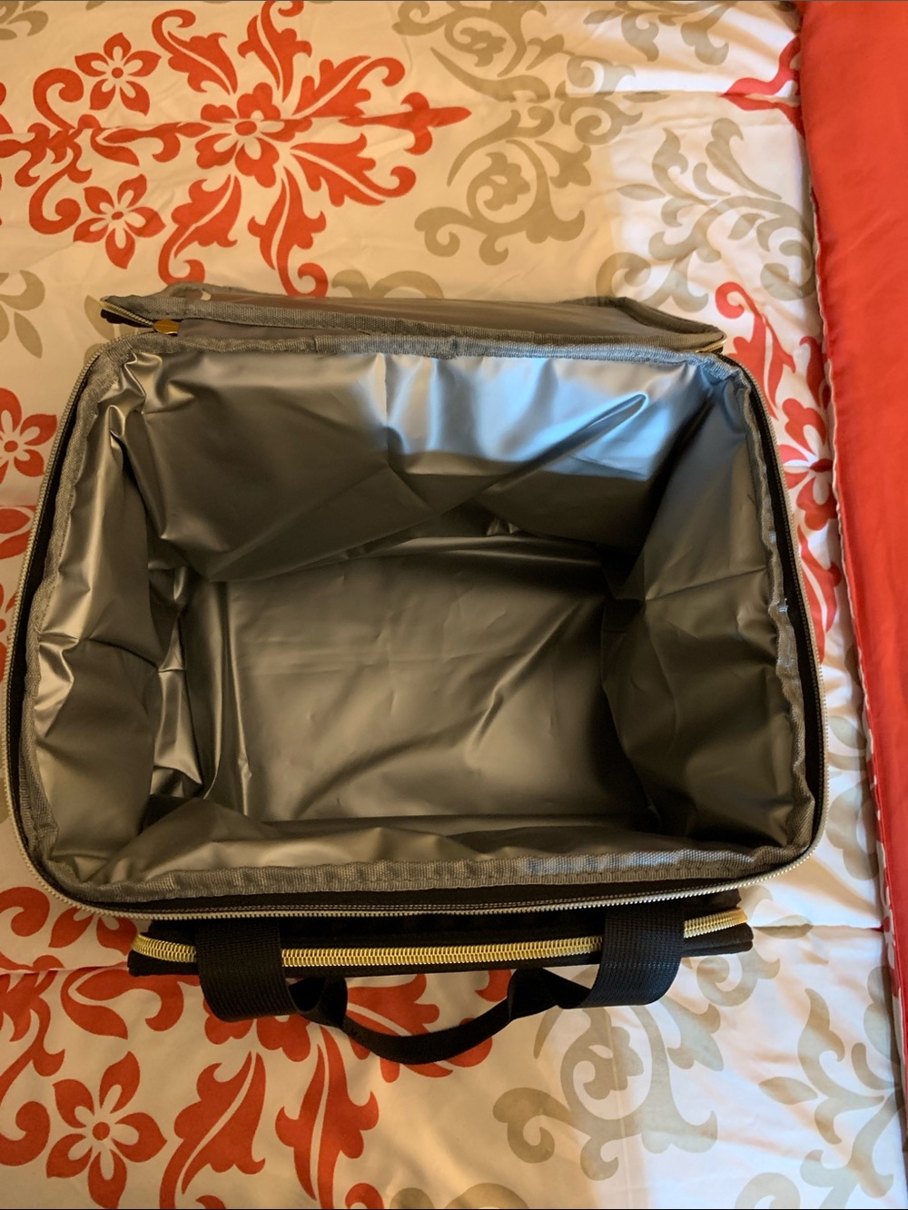 NWOT Black Quilted Lunch Tote Bag with Gold Zippers - Picture 6 of 7